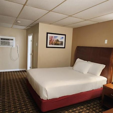 Nashoba Valley Inn & Suites Ayer Buitenkant foto