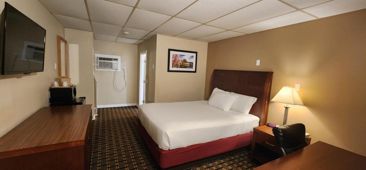 Nashoba Valley Inn & Suites Ayer Buitenkant foto