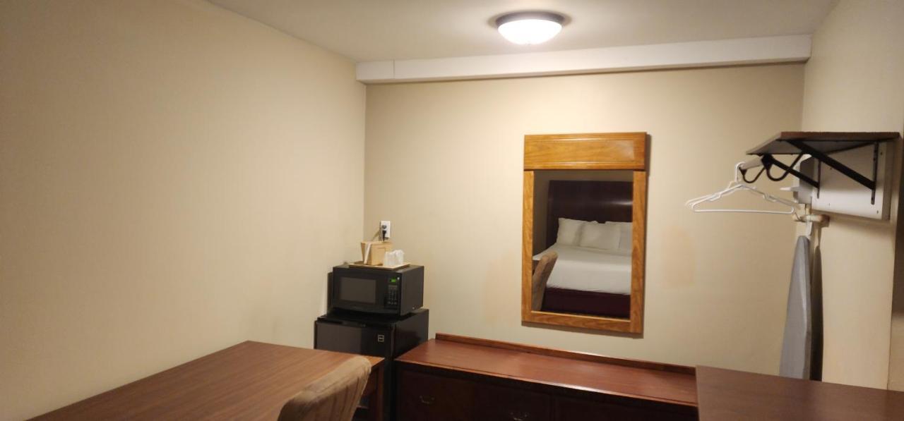 Nashoba Valley Inn & Suites Ayer Buitenkant foto