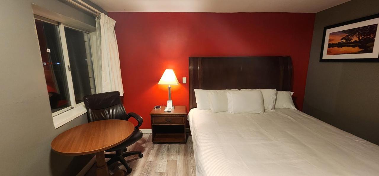 Nashoba Valley Inn & Suites Ayer Buitenkant foto