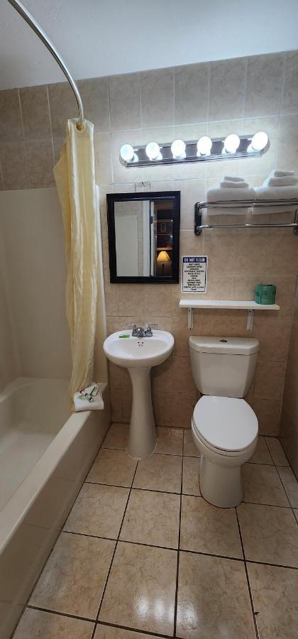 Nashoba Valley Inn & Suites Ayer Buitenkant foto
