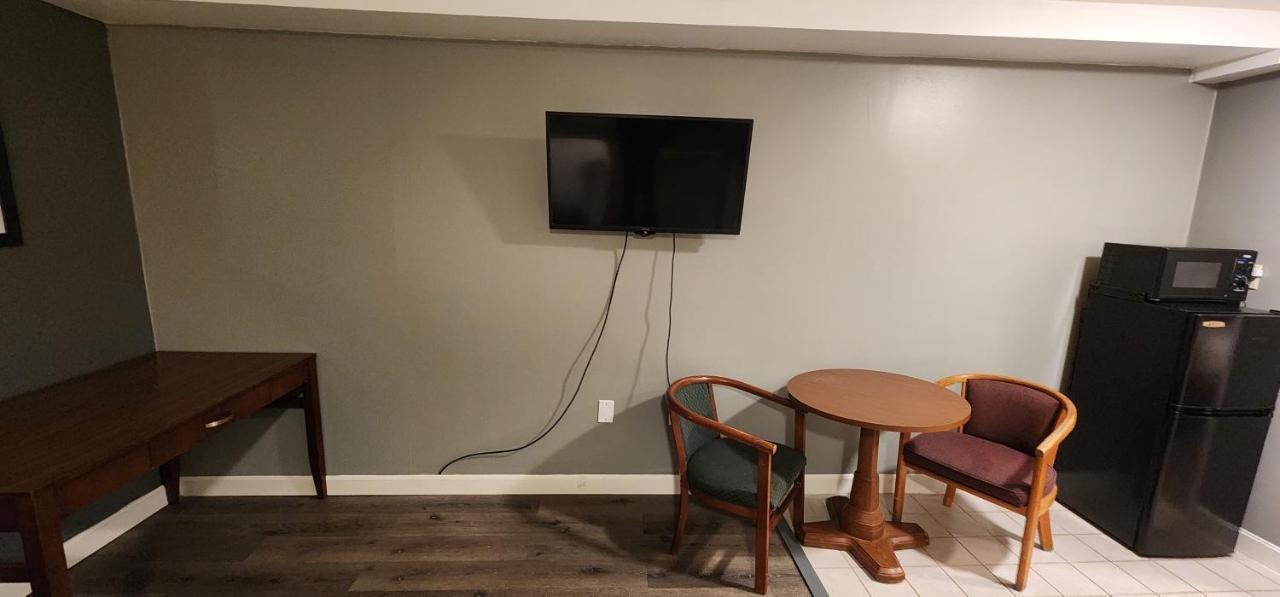 Nashoba Valley Inn & Suites Ayer Buitenkant foto