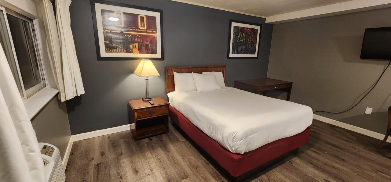 Nashoba Valley Inn & Suites Ayer Buitenkant foto