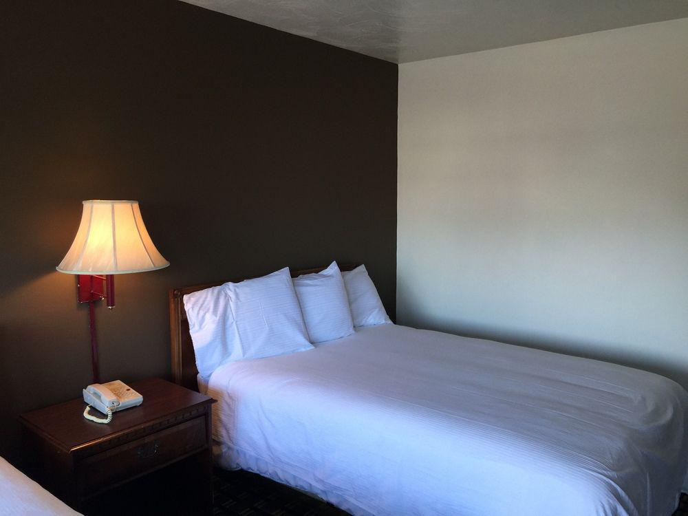 Nashoba Valley Inn & Suites Ayer Buitenkant foto