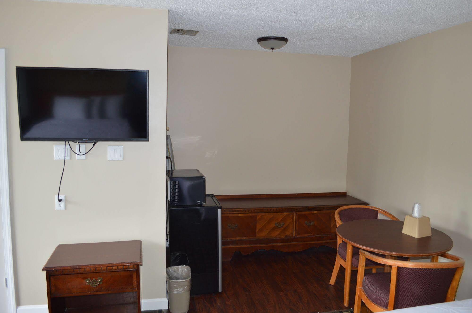 Nashoba Valley Inn & Suites Ayer Buitenkant foto