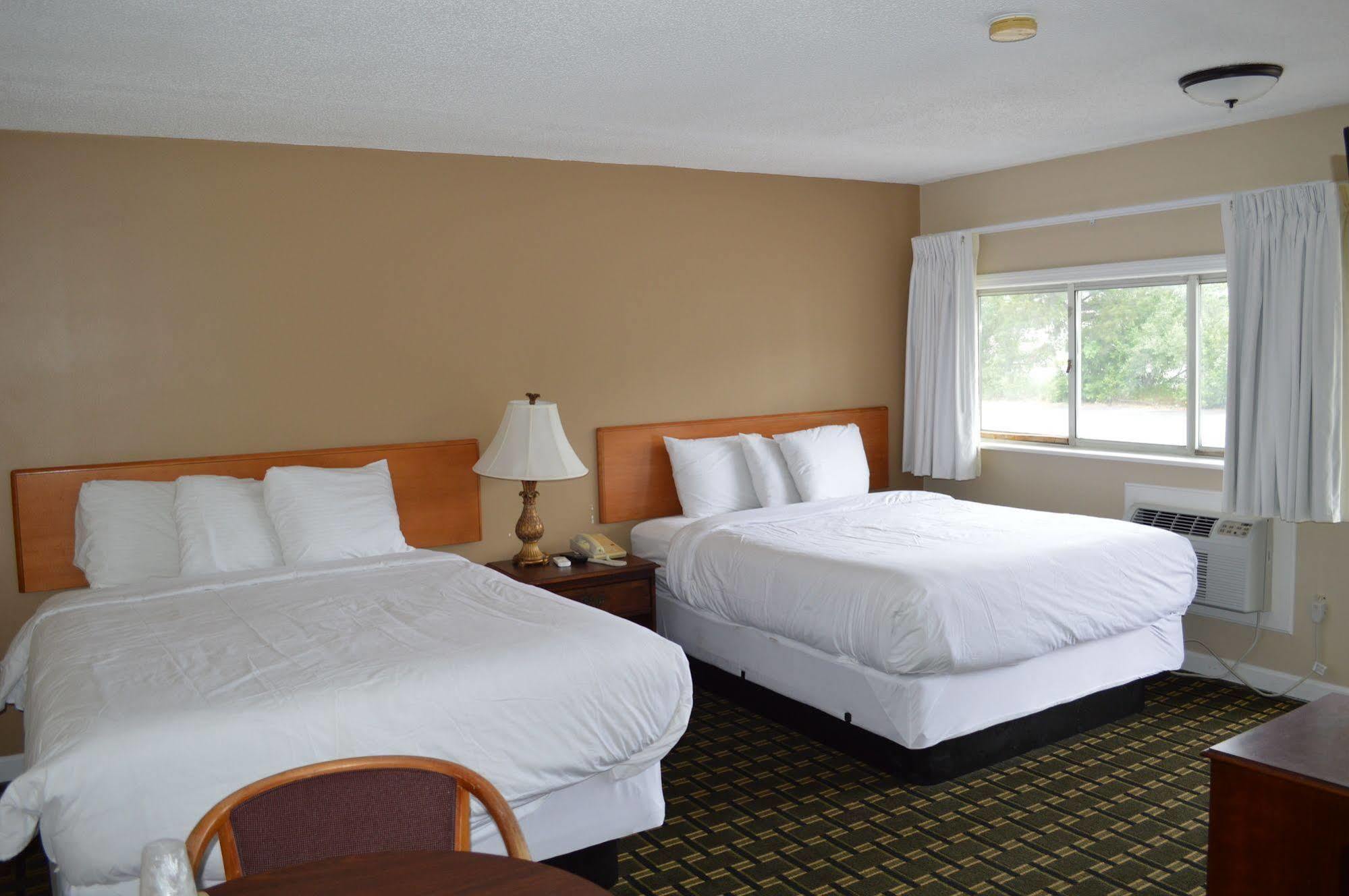 Nashoba Valley Inn & Suites Ayer Buitenkant foto