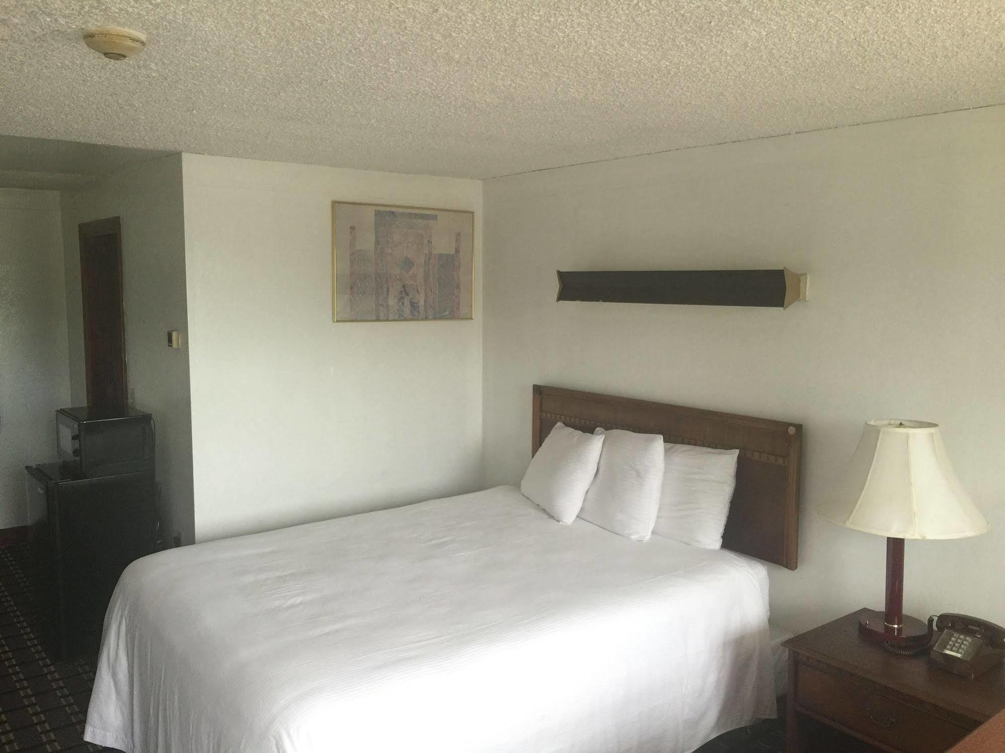 Nashoba Valley Inn & Suites Ayer Buitenkant foto