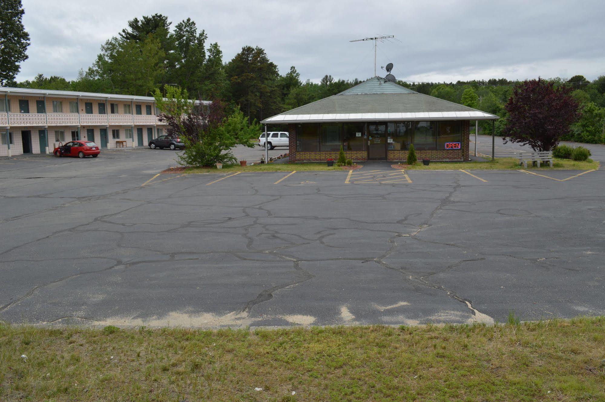 Nashoba Valley Inn & Suites Ayer Buitenkant foto